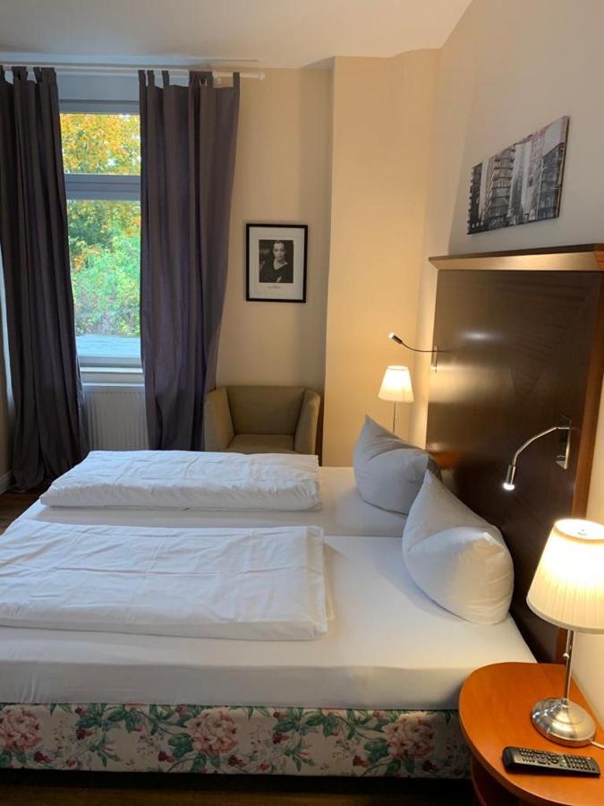 Berliner Hof Hotel Dallgow-Doeberitz ภายนอก รูปภาพ